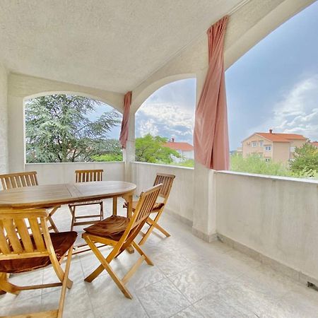 Family Apartments Viva Close To The Beach Veglia Exterior foto