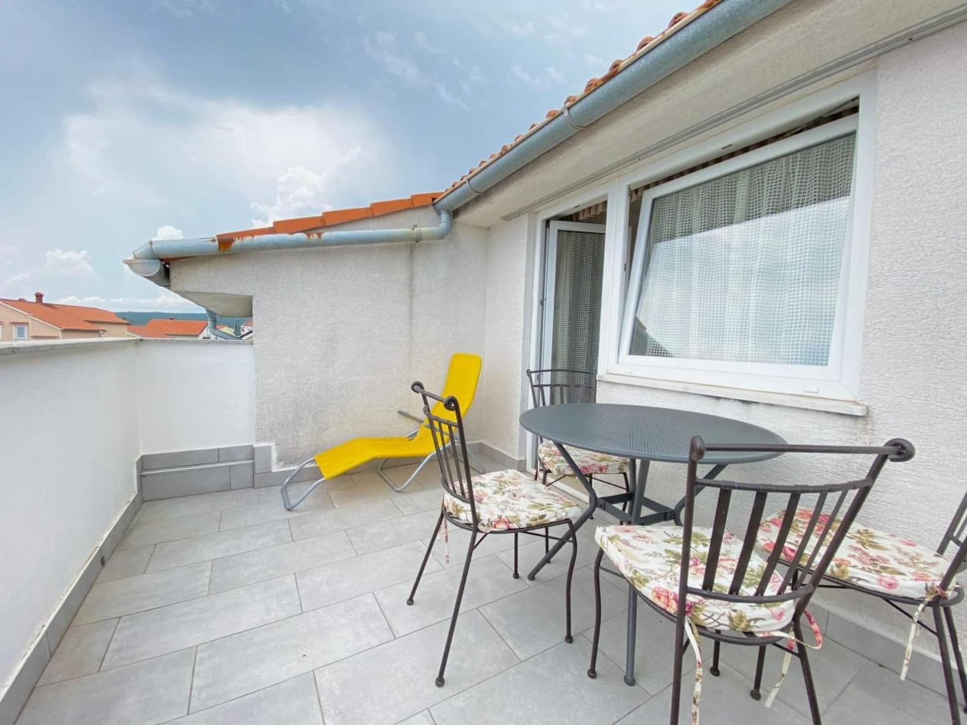 Family Apartments Viva Close To The Beach Veglia Exterior foto