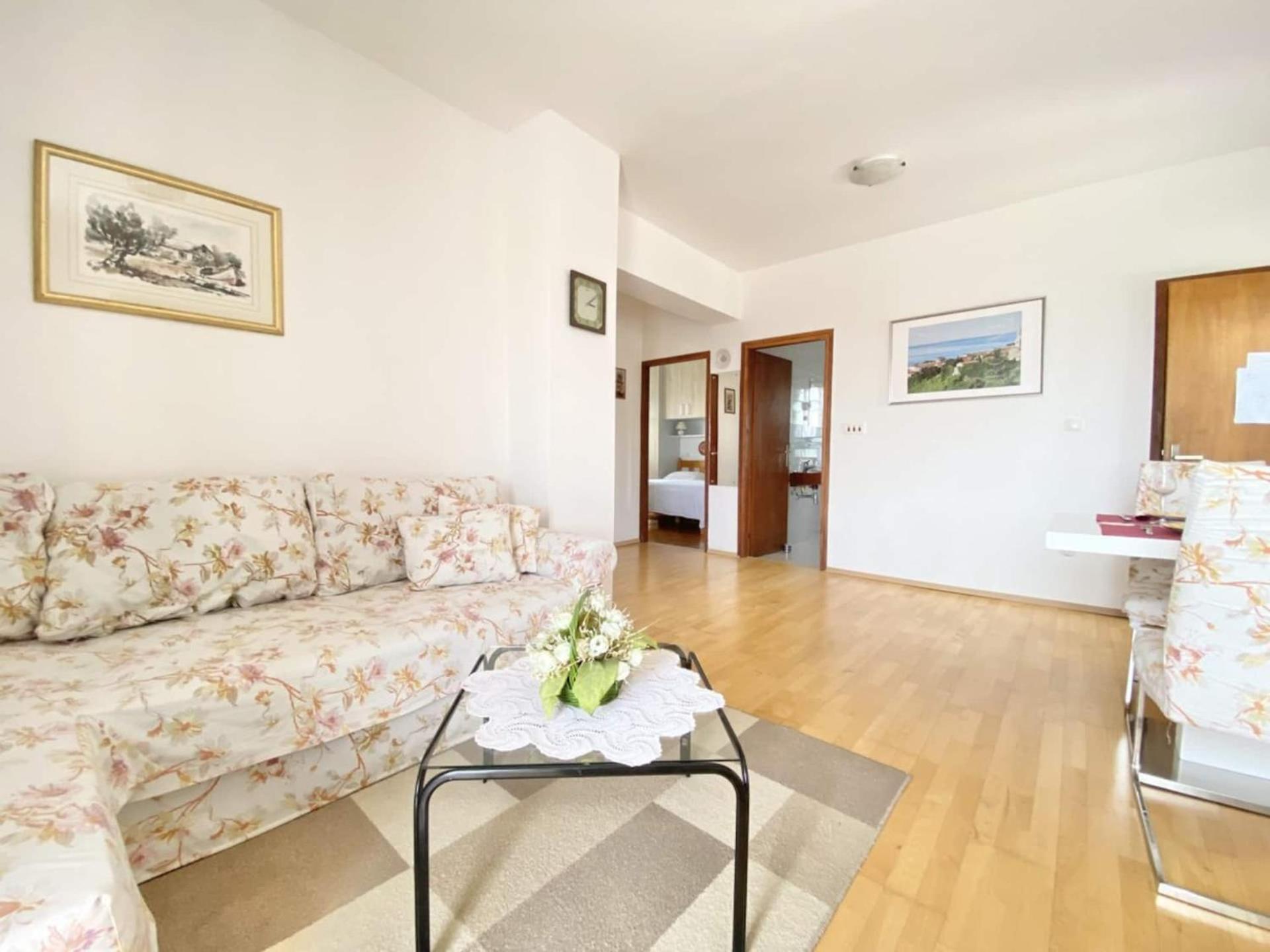 Family Apartments Viva Close To The Beach Veglia Exterior foto