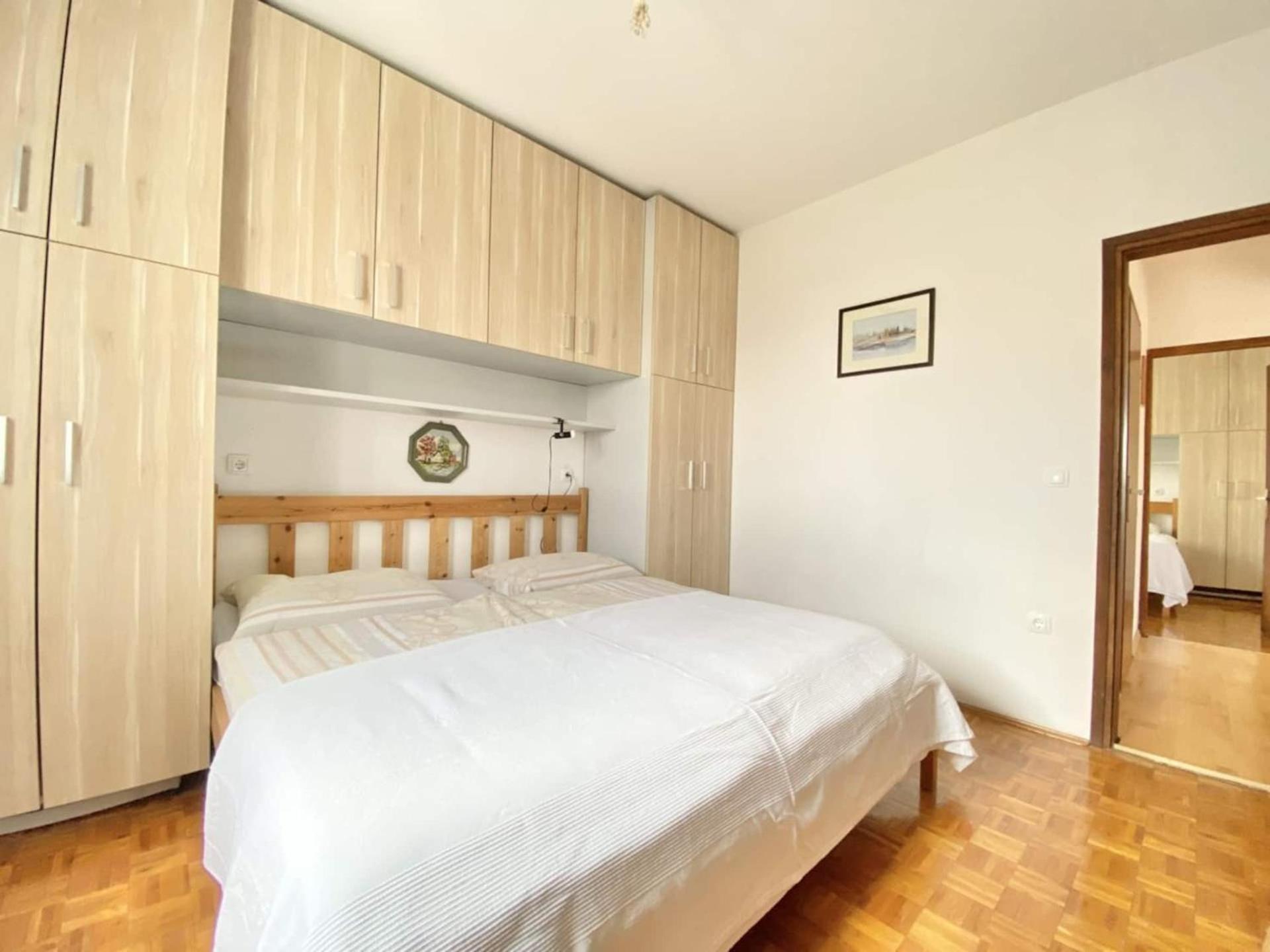 Family Apartments Viva Close To The Beach Veglia Exterior foto