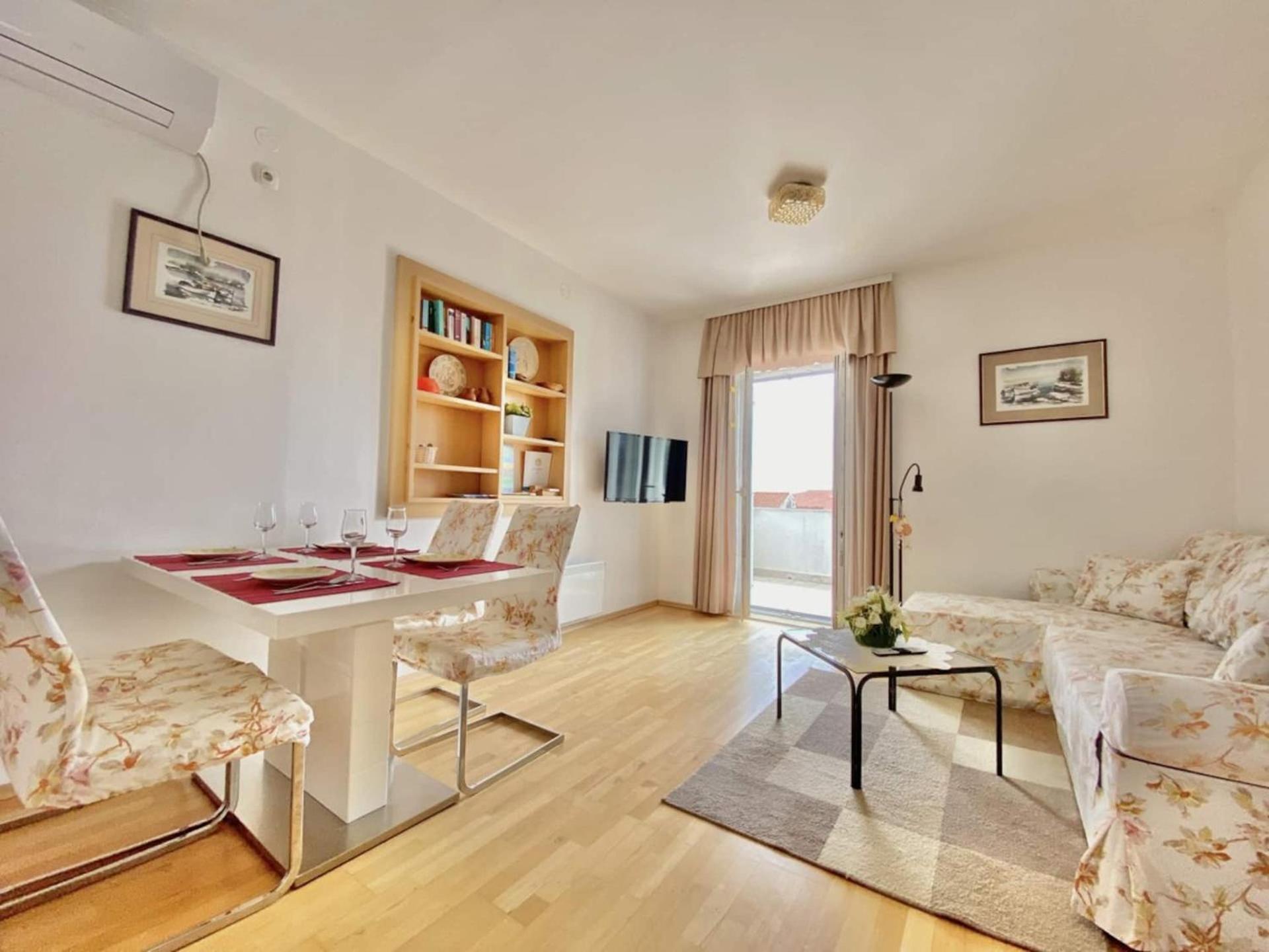 Family Apartments Viva Close To The Beach Veglia Exterior foto